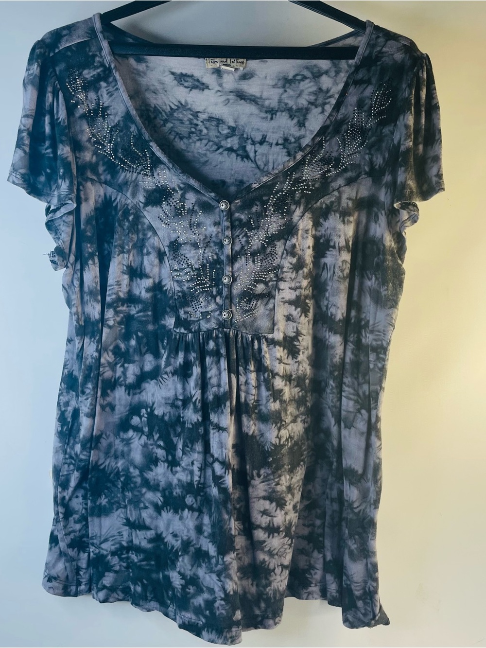 live and let live Black and off white  Tie-Dye Studded V-Neck Tunic